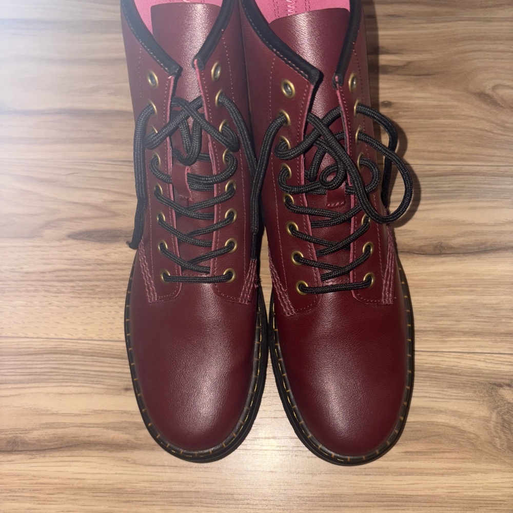 Dr Martens Zavala  burgundy  Lace-Up Boots